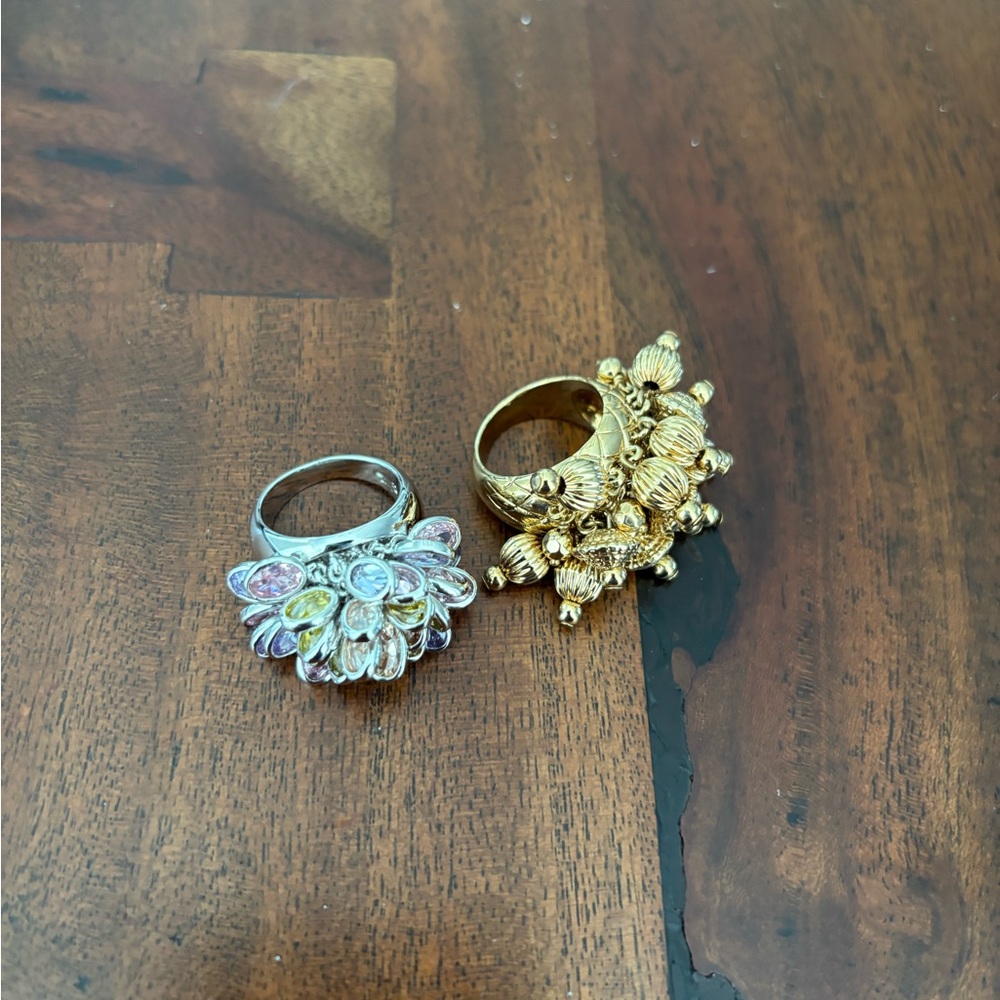 NWOT - Fun party women’s rings, size 6